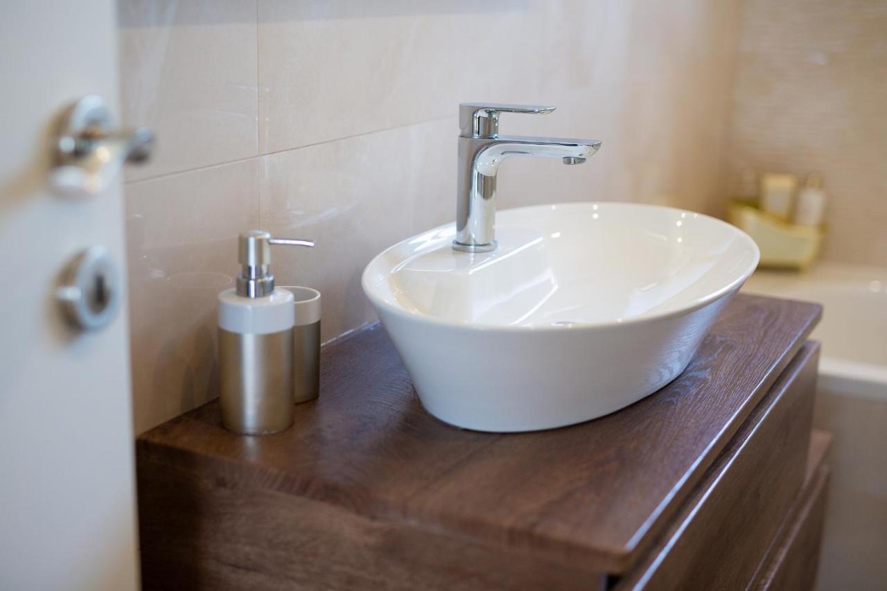 Pinezići Luxury Apartments Villa Stina מראה חיצוני תמונה