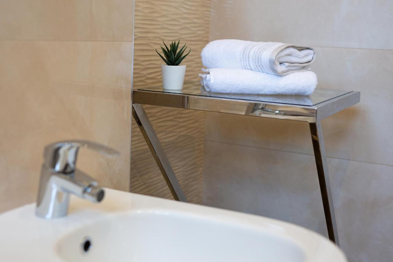 Pinezići Luxury Apartments Villa Stina מראה חיצוני תמונה
