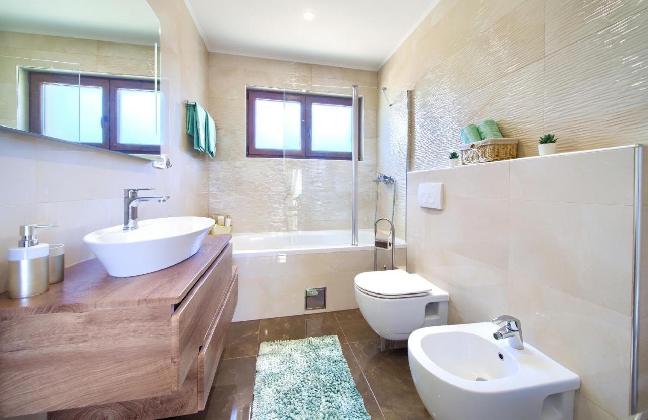 Pinezići Luxury Apartments Villa Stina מראה חיצוני תמונה