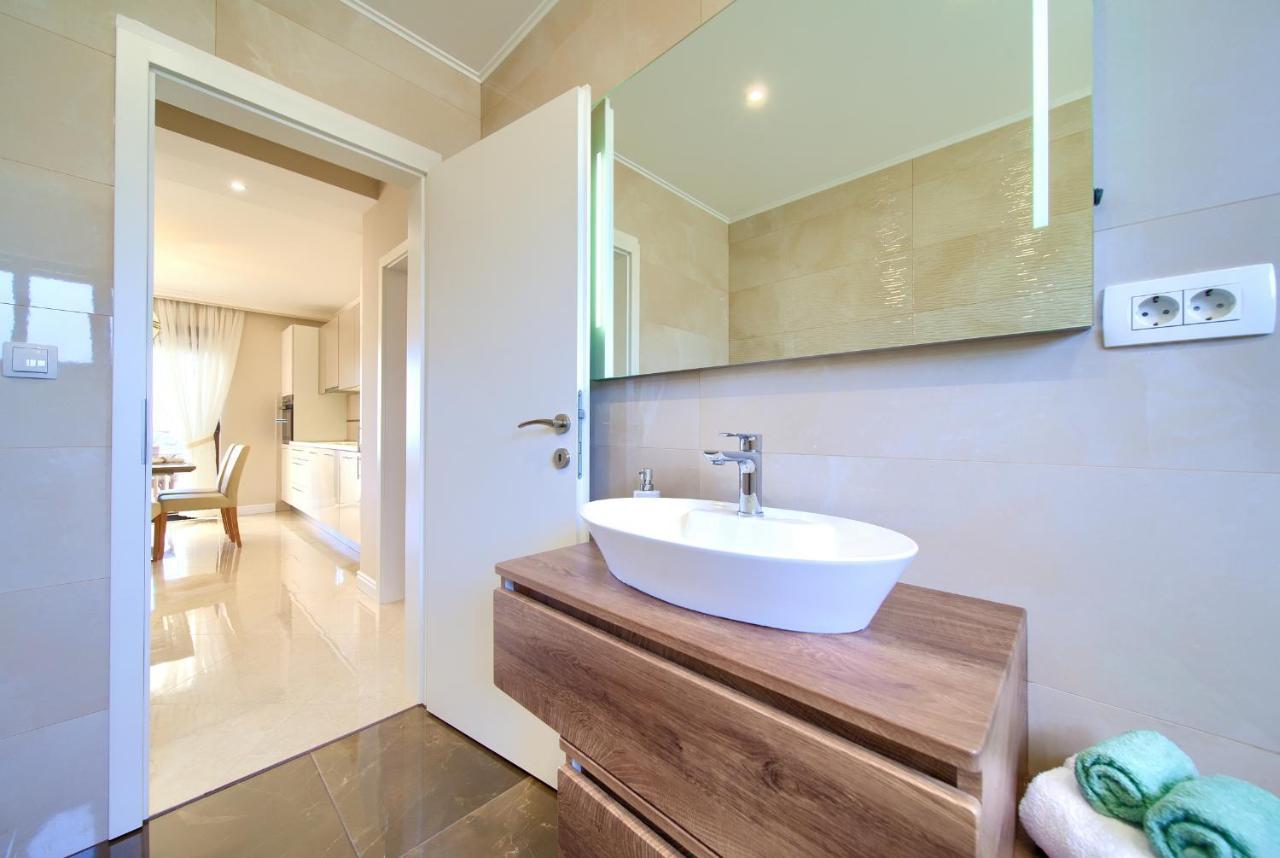 Pinezići Luxury Apartments Villa Stina מראה חיצוני תמונה