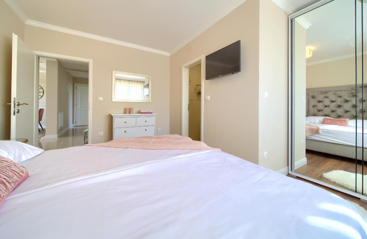 Pinezići Luxury Apartments Villa Stina מראה חיצוני תמונה