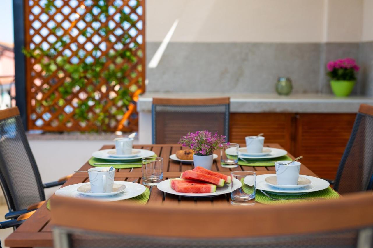 Pinezići Luxury Apartments Villa Stina מראה חיצוני תמונה