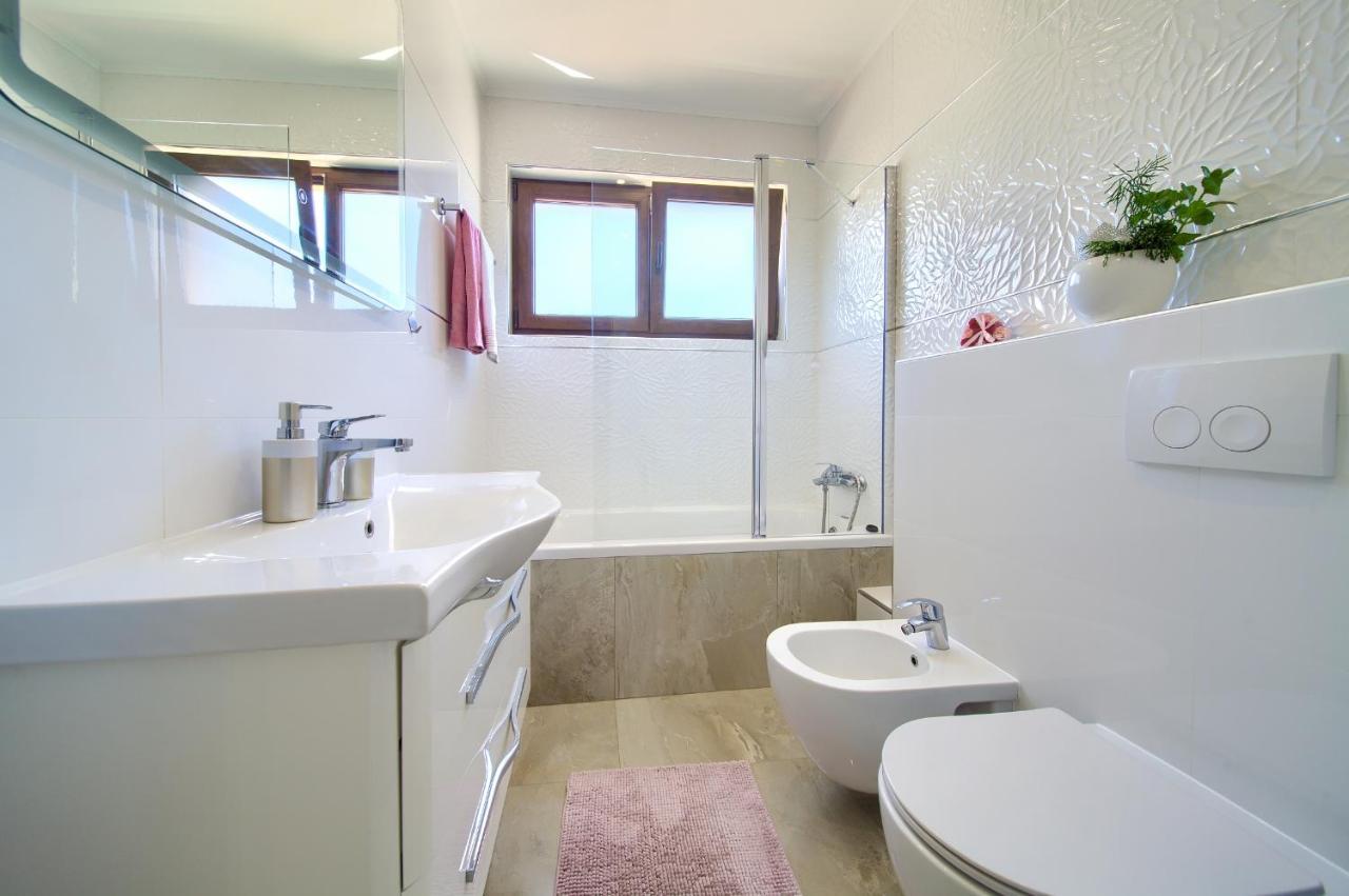 Pinezići Luxury Apartments Villa Stina מראה חיצוני תמונה