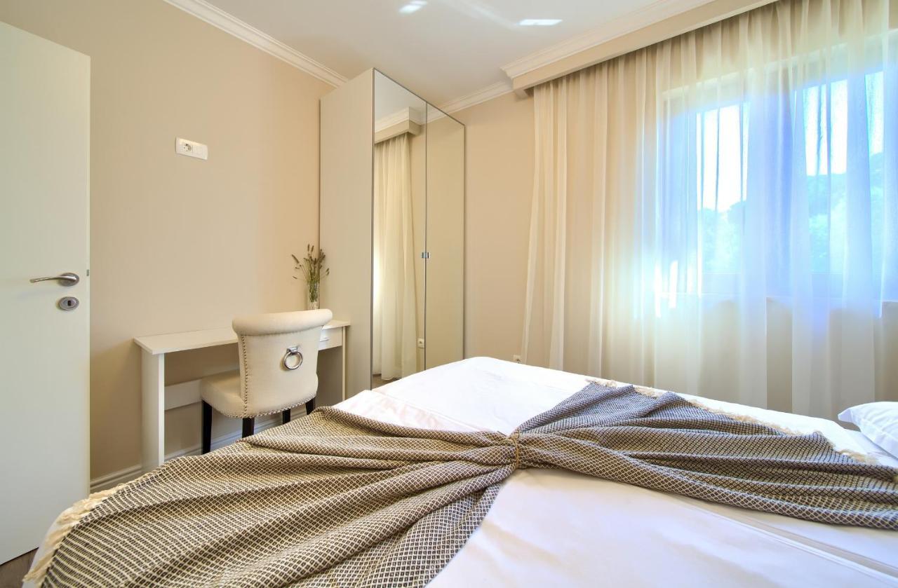 Pinezići Luxury Apartments Villa Stina מראה חיצוני תמונה